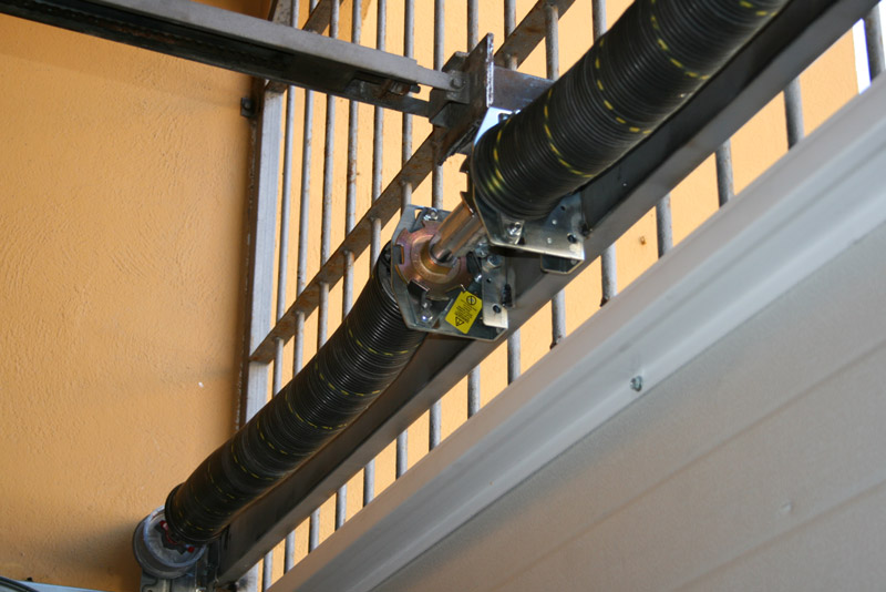 Sustitución de puerta de garaje para comunidad | Automatismos Las Marinas